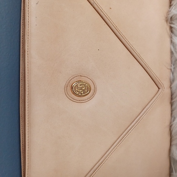 Vintage  leather  clutch - Picture 2 of 16